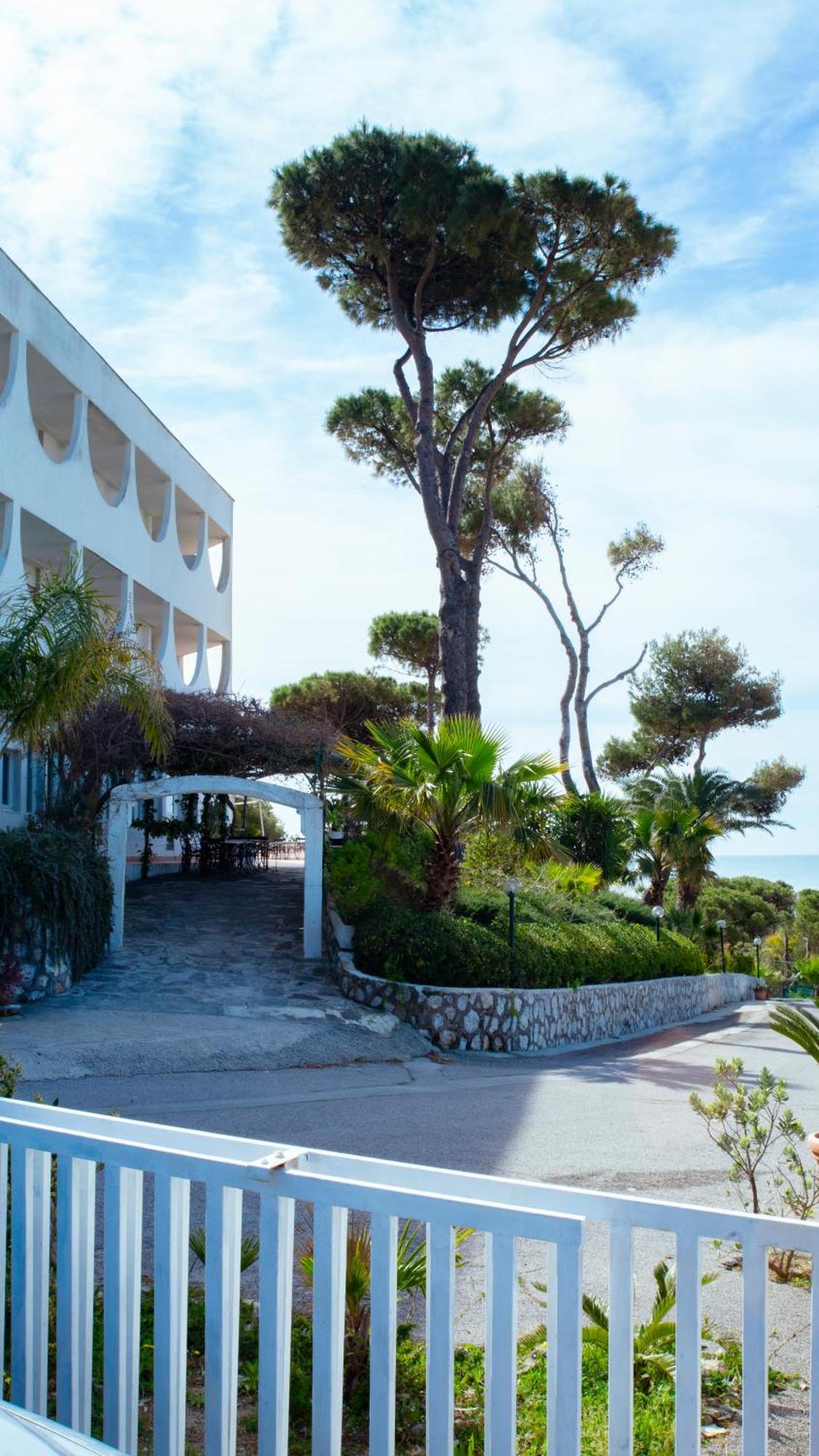 Hotel Sinuessa Terme Mondragone Esterno foto