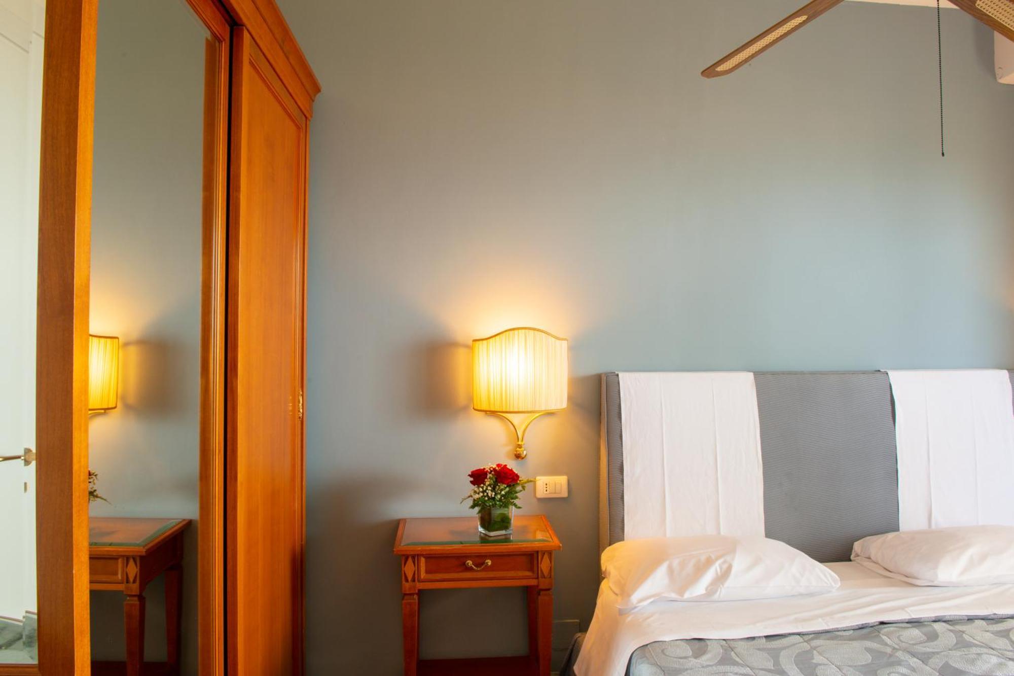 Hotel Sinuessa Terme Mondragone Esterno foto