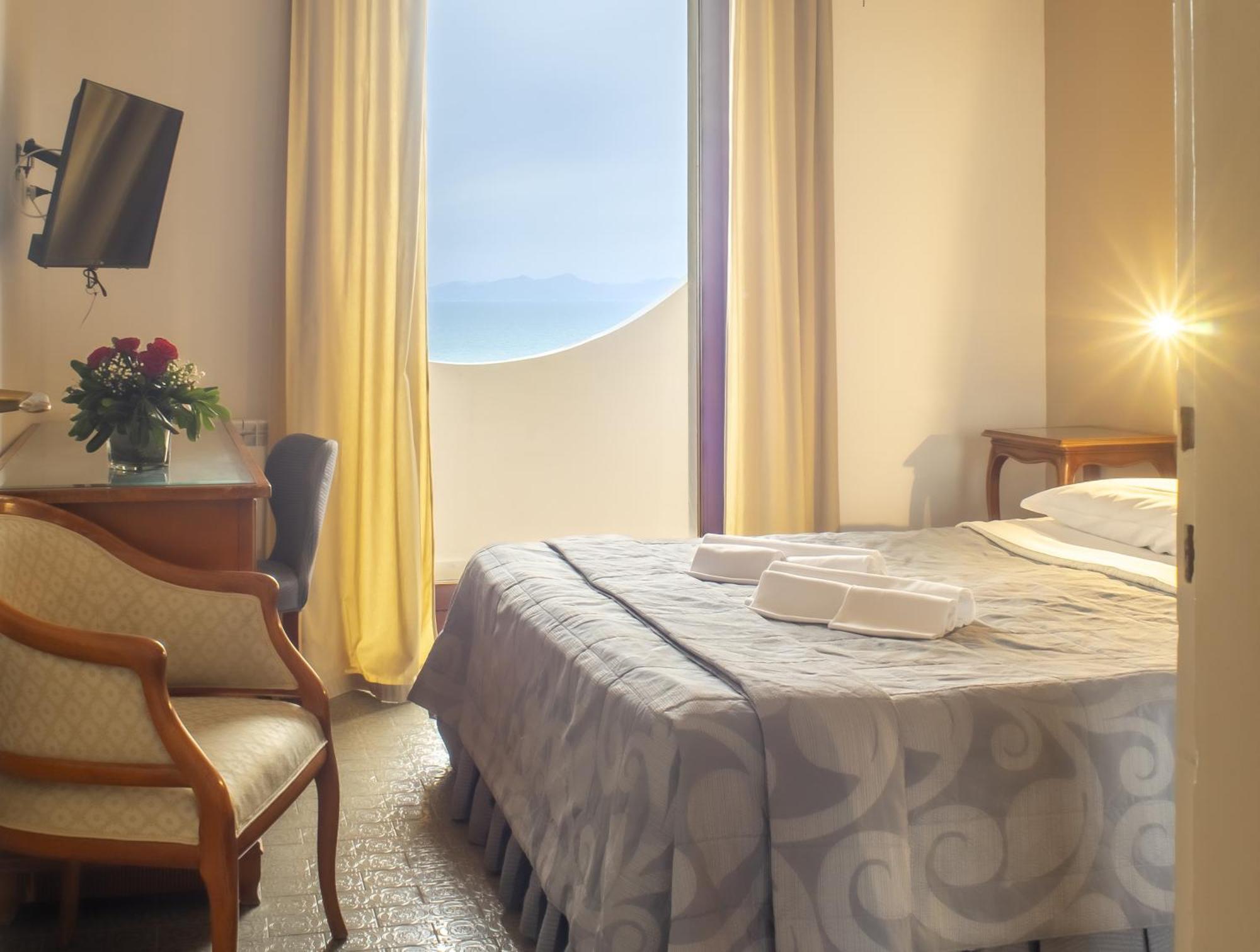 Hotel Sinuessa Terme Mondragone Esterno foto